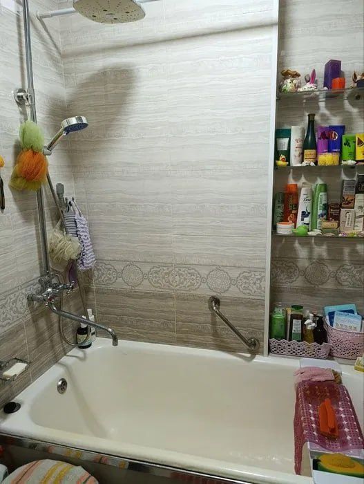 Срочно продаётся 3/2/4 = 74м2 Ор-р 102 школа метроТинчлик.Цена 83,500$