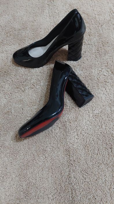 ДАМСКИ обувки и чанти