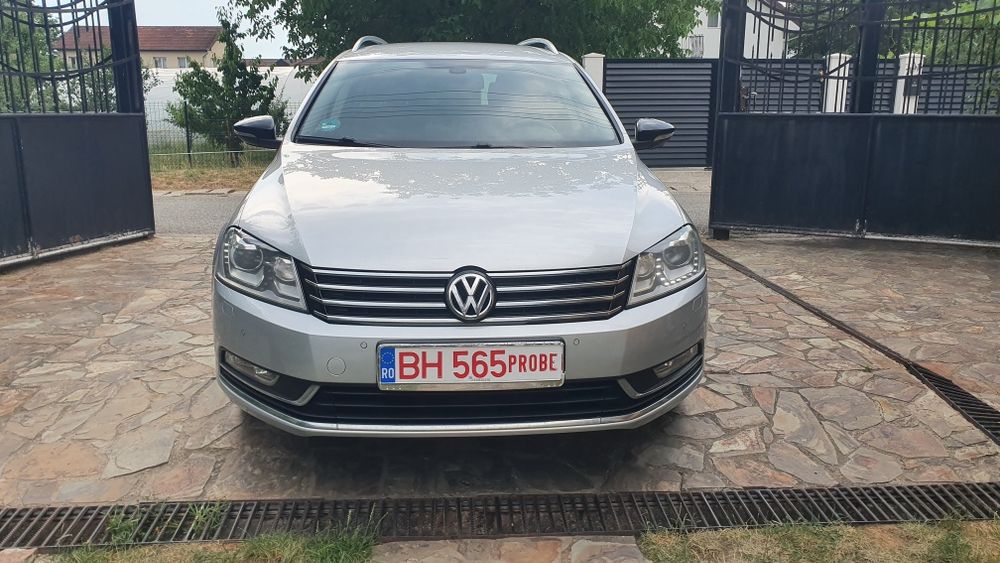 VOLKSWAGEN Passat