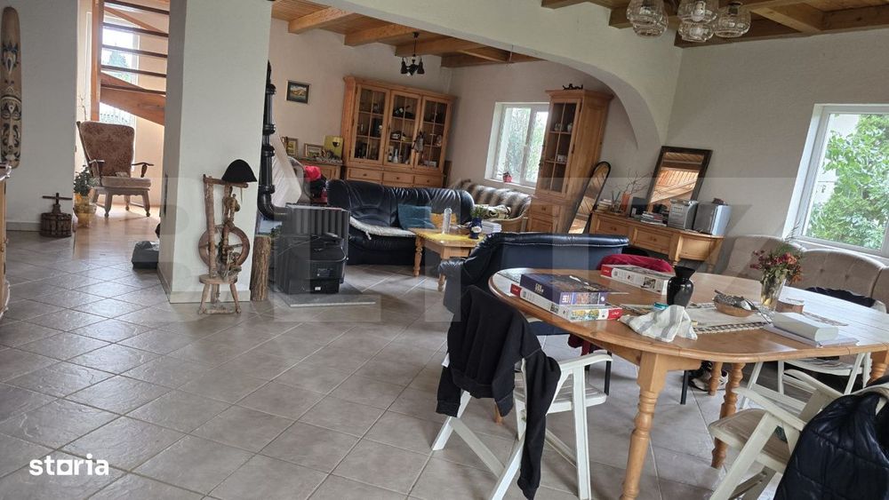 Casa 5 camere , 300 mp;  Teren - 2000 mp . Viile Satu Mare