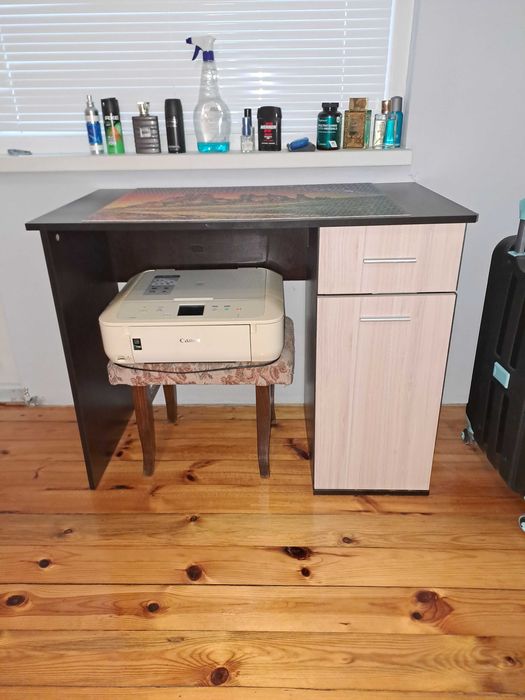 Бюро с шкаф и чекмедже