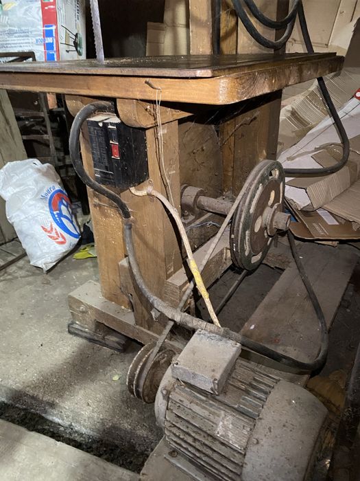 Banzic vertical cu panza panglica pt lemn