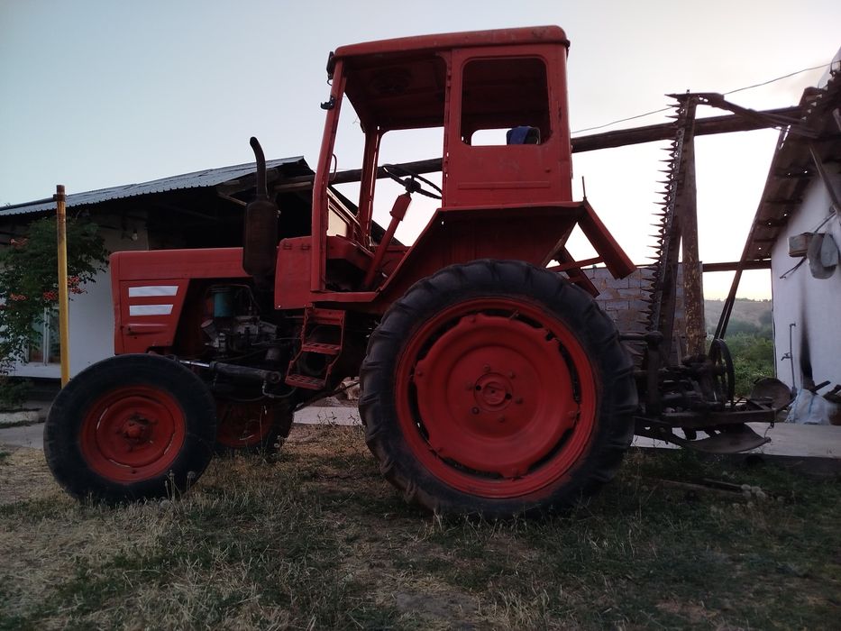 Трактор сатылады Қазығұрт ауданы.Алтынтобеде тұр.