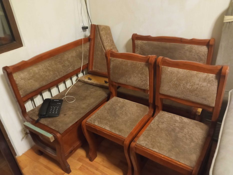 Кухонный уголок дерево