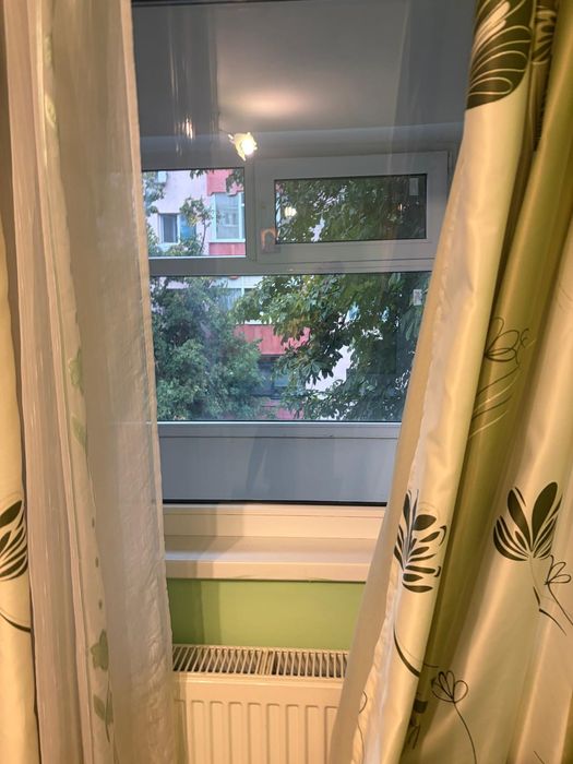 Închiriere Apartament  3 camere