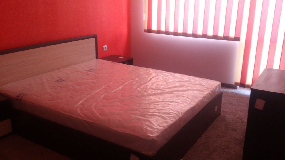 Дава се под наем Тристаен апартамент в Велико Търново, Център - 98 кв.м за 357 € - Снимка #1