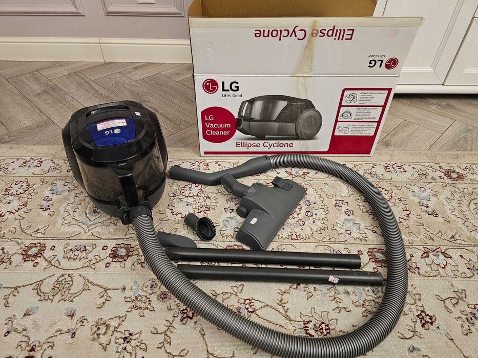 Пылесос LG 1600 Вт