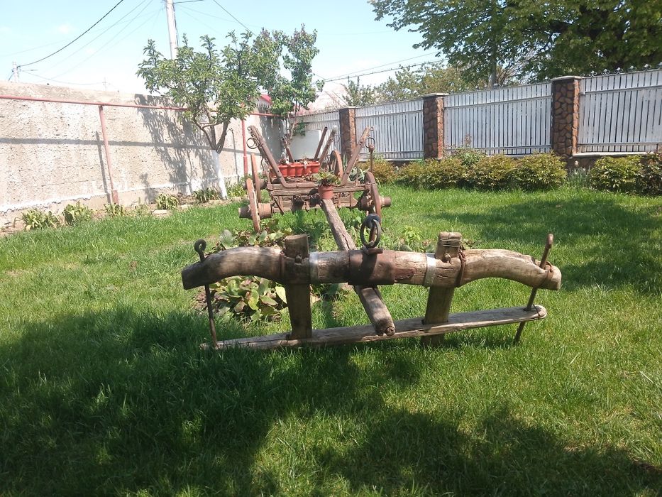 Căruța rustică  ,obiect decor autentic românesc