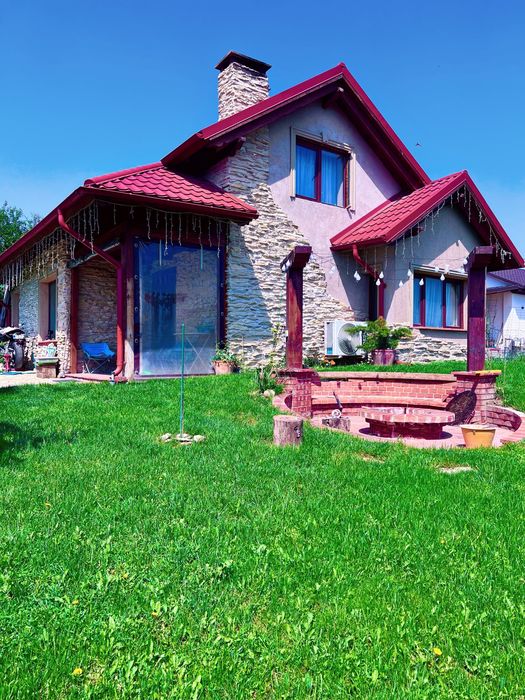 Vand casa deosebita,finalizata 95la suta .