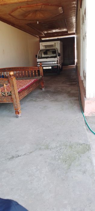 Уй Срочно ховли сотилади 8 соток  келишилади