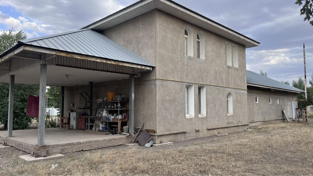 Продается дом с большим участком