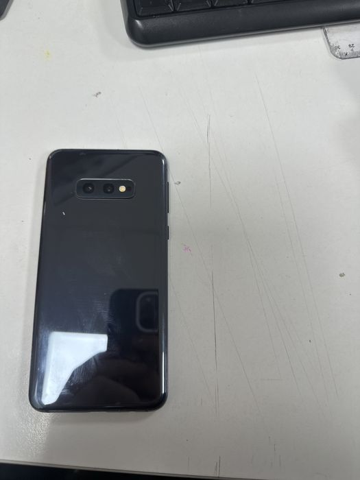 Самсунг s10e( самсунг)