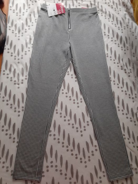 Pantaloni dama..