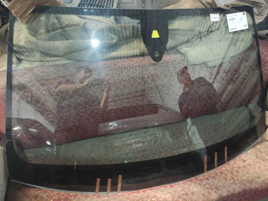 Стекло лобовое (ветровое) для Audi Q7, второго поколения 4м