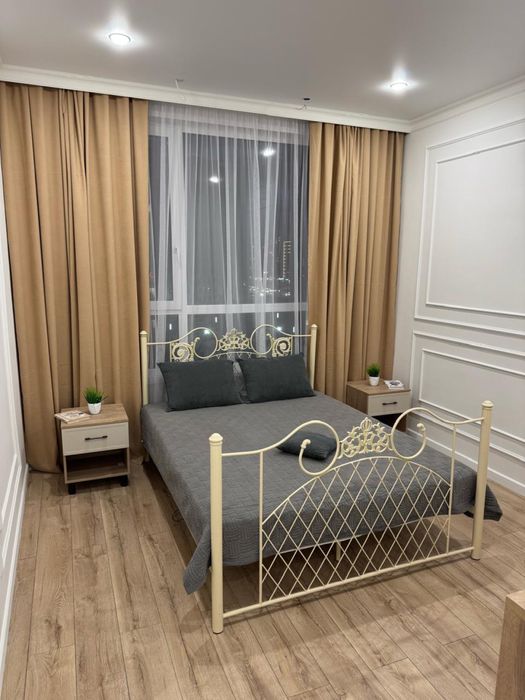 Кровать с матрасом