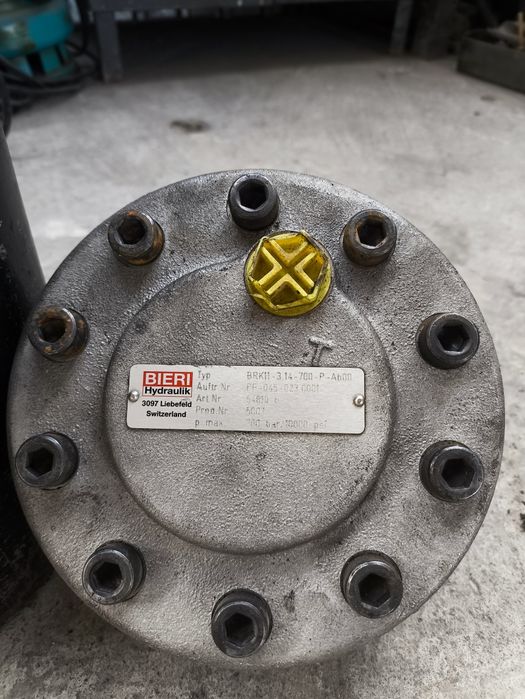 Домкрат 100Т с насосом