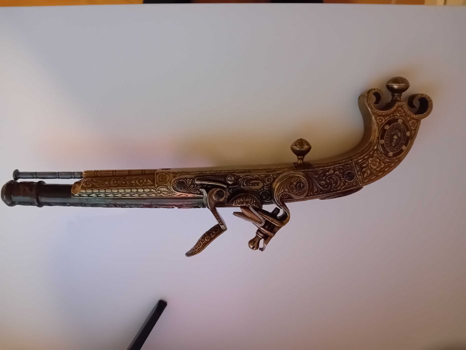 replica irandez pistol bronz