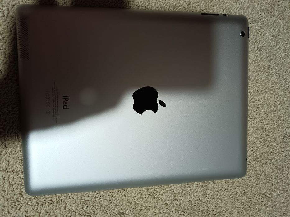 Apple iPad 4 – Отлично състояние, много издържлива батерия