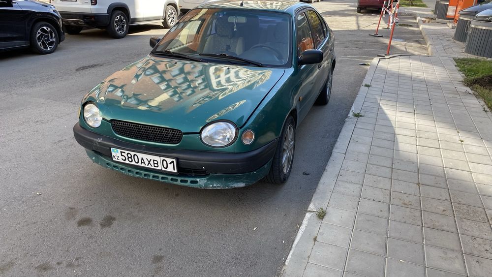 Toyota Corolla 1998 года выпуска