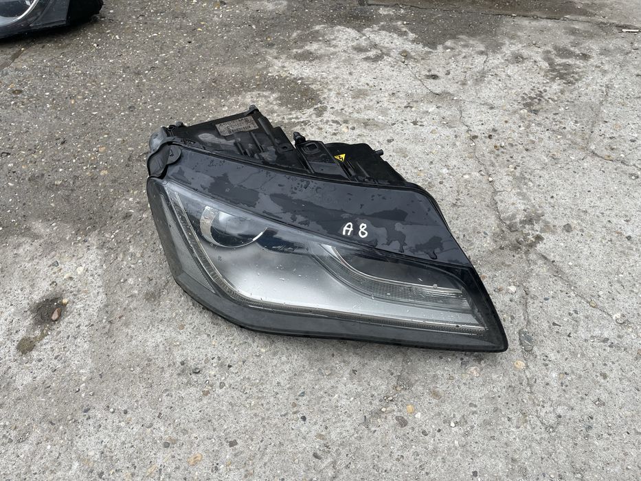 Far dreapta Audi A8 4H