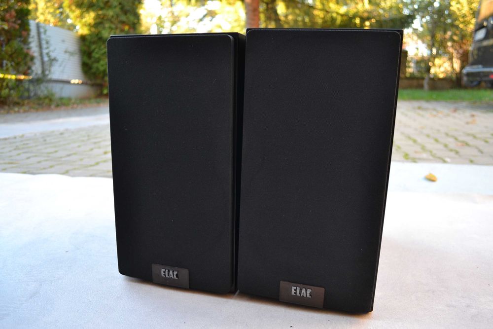Boxe Elac BS-U 5 Uni-Fi by Andrew Jones