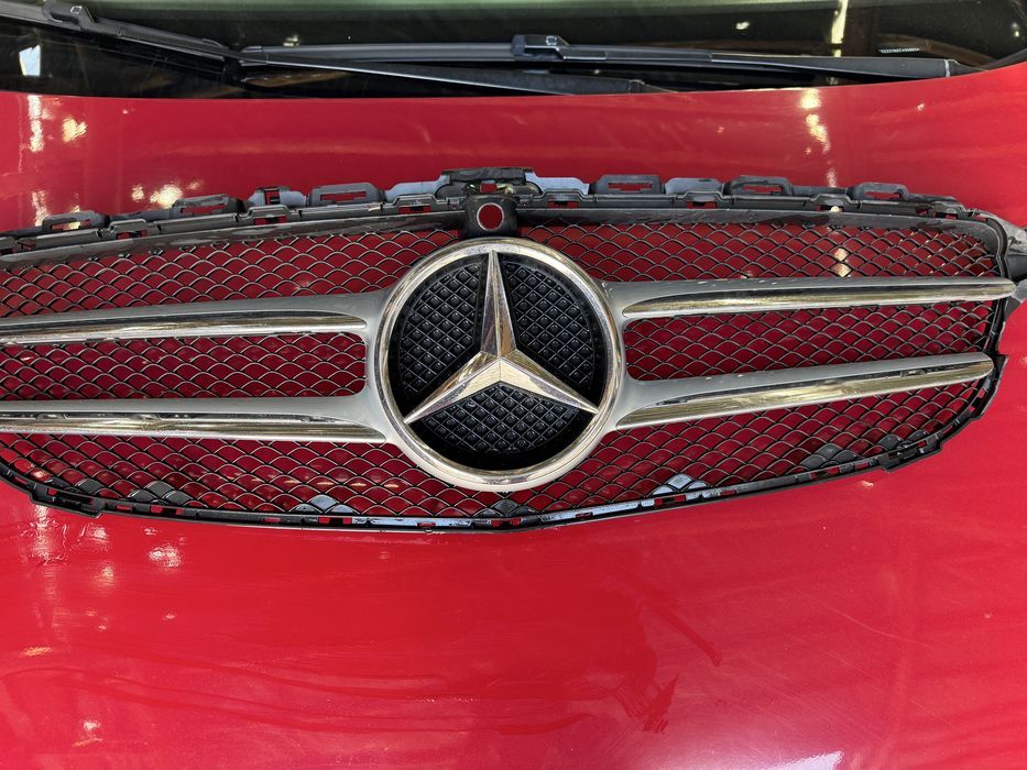 Grila cu stema originala Meredes C clase