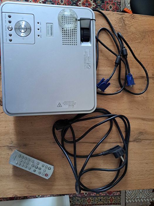 Продам 3LCD-проектор Toshiba TLP-XD2000
