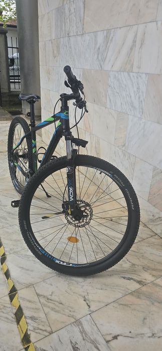Bicicletă Mountain Bike