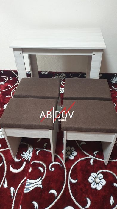 Кухонный набор стол и 4 табуретки от производителя по лучшей цене.