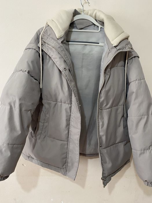 Безторг . Куртки  продам  женские .