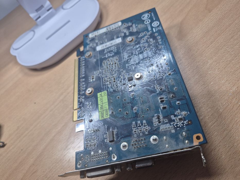 Видеокарта Nvidia GeForce gt220