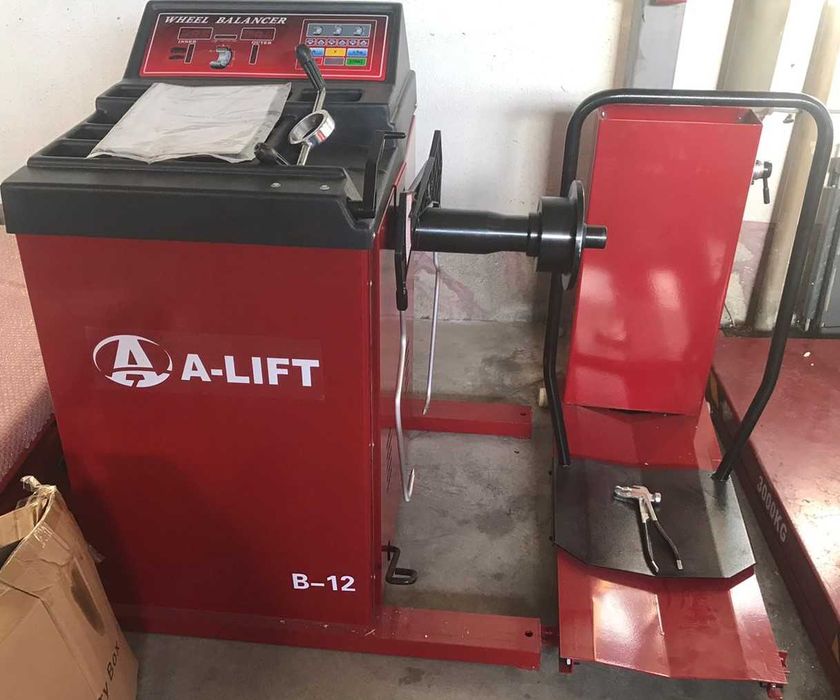 Баланс машина за гуми на камиони