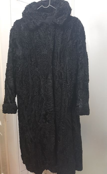 Vând haine din blană naturală