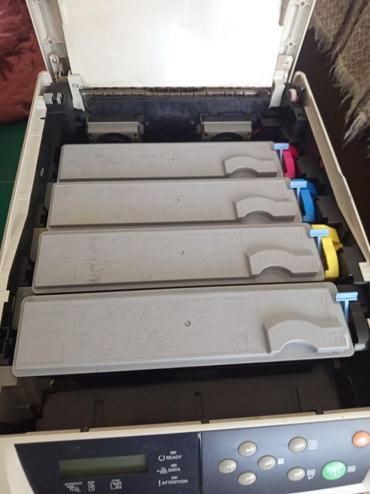 Продавам цветен принтер Kudcera Ecosys FS-C5015N