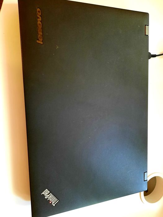 Vând laptop Lenovo i5, 6GB, SSD