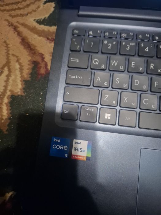 Asus vivobook x1504va ; windows 11pro;ram 16 ssd 512  core i5-1334u 13