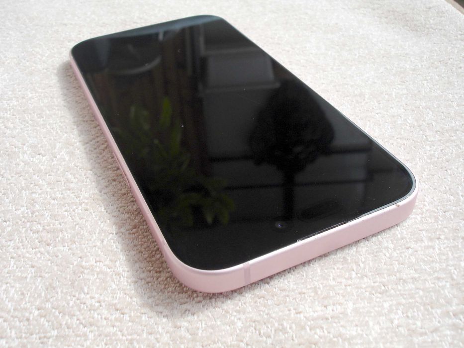Смартфон iPhone 15, A3090