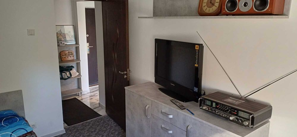 inchiriez garsoniera langa parcul  Debarcader