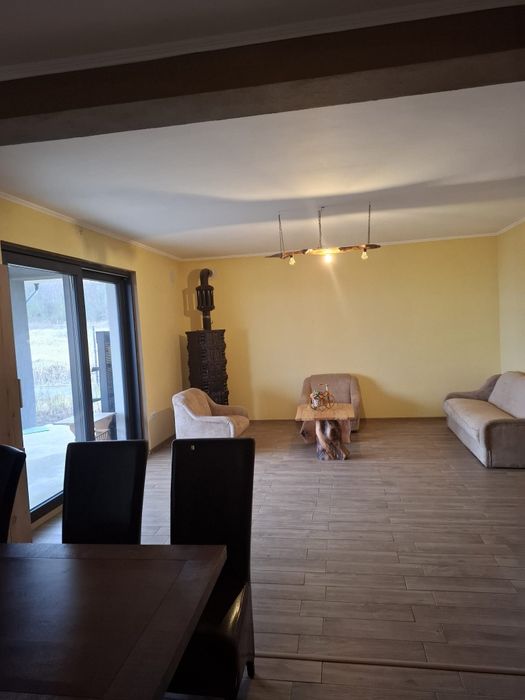 Casă modernă, pe deal cu panoramă ṣi liniṣte-Paleu, aproape de Oradea