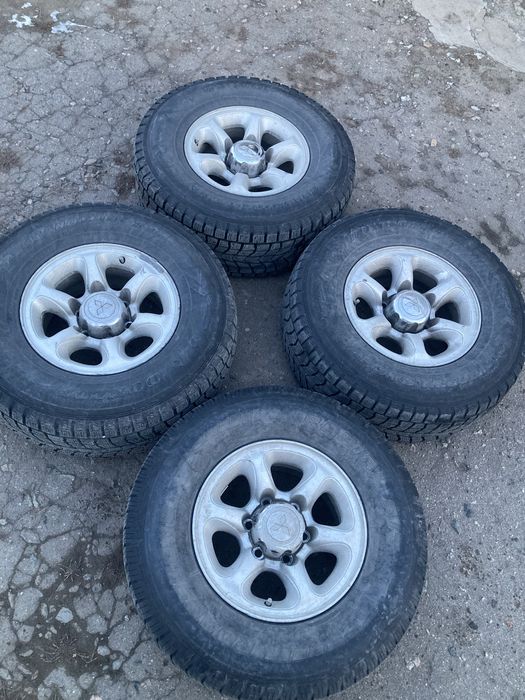Автомобильные шины с дисками