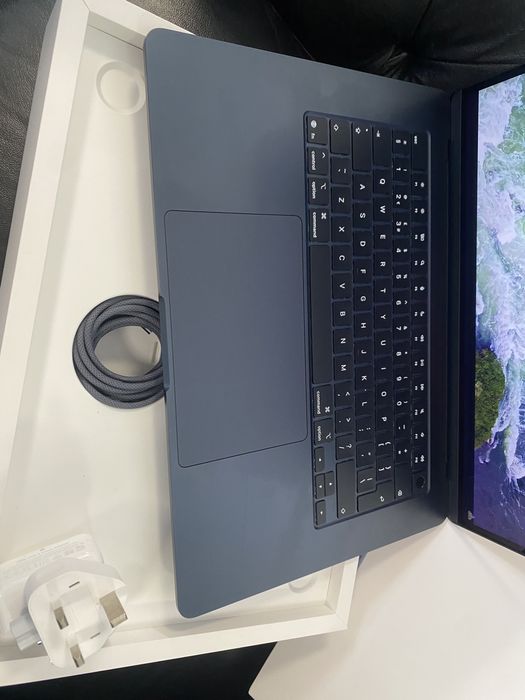 MacBook Air M4 15-inch/ 256 Gb / Midnight