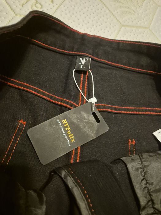 Pantaloni scurți baggy broderie roșie Y2K