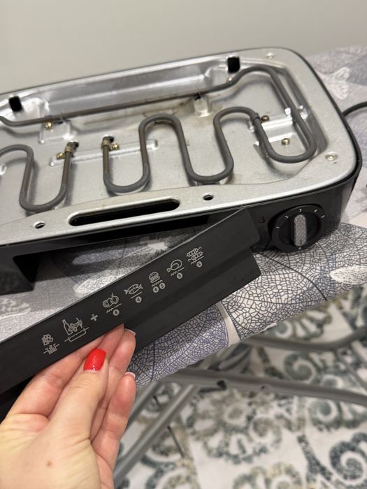 Продам грильницу Philips