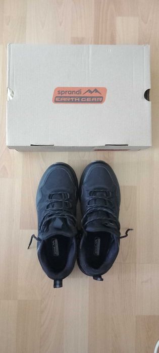 Incaltaminte barbati marimea 43 waterproof culoare negru