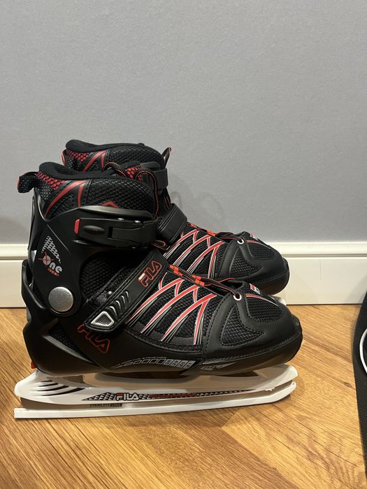 Продам коньки Fila