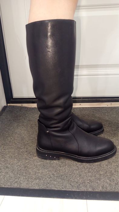 Продам зимние сапоги и ботинки