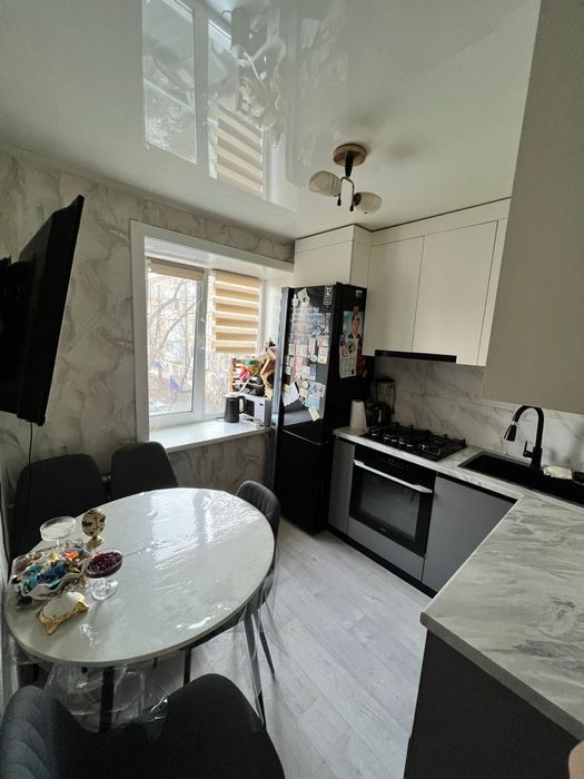 Срочно 3 ком. Кв район Атлантиды