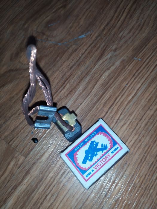 Щетки   меднографитные  1000тг