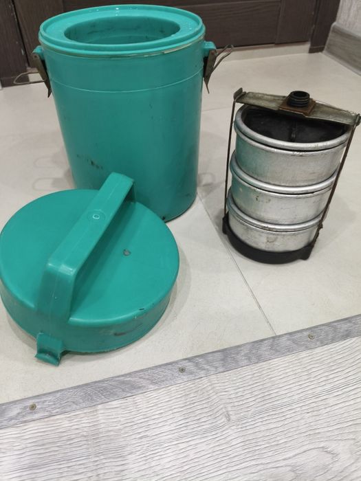 Термос полевой продам.