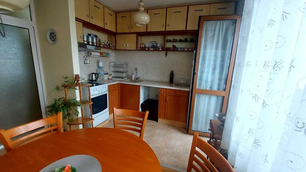 Продава се Тристаен апартамент в Хасково, Дружба 1 - 96 кв.м за 675 €/кв.м - Снимка #3